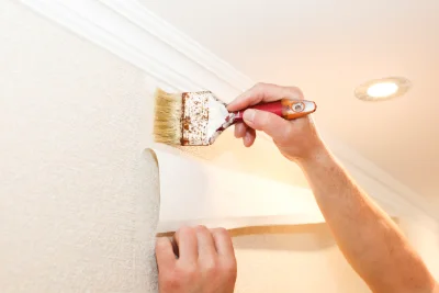 Pose de papier peint à Commentry — revêtements muraux et toiles de verre
